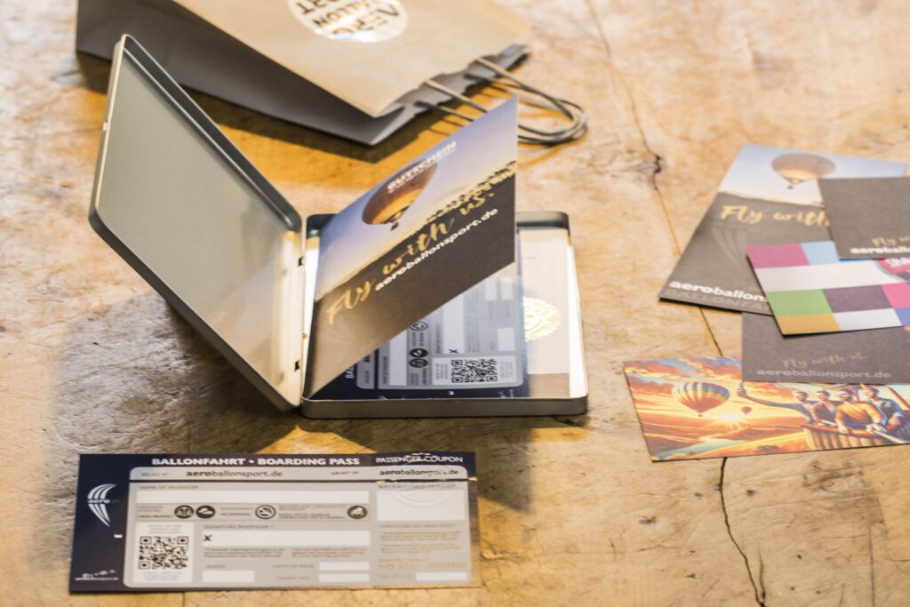 Edle Geschenkbox für Ihren Gutschein im Set Voucher