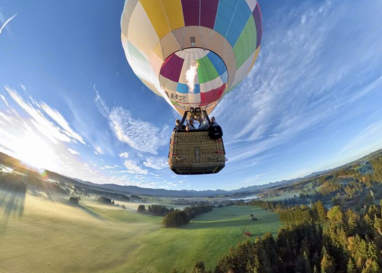Aeroballonsport Ballonfahrten Bielefeld, OWL, München. Abheben mit Aeroballonsport entlang am Teutoburger Wald und Alpen.