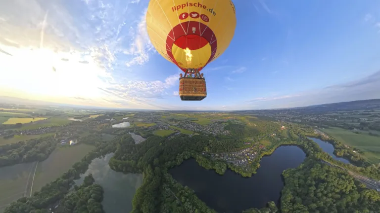 Lippische Heissluftballon by Aeroballonsport Ballonfahrten Versicherung Kamera an Bord