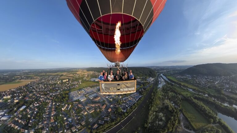 Mit dem Heissluftballon über der Porta und Weser schweben