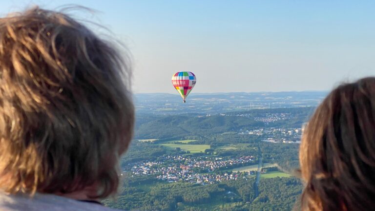 Eine Ballonfahrt über Lage