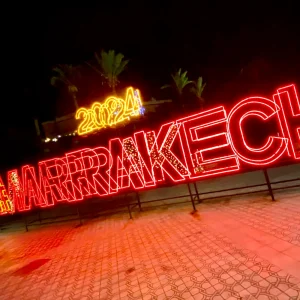 Ballonfahren Marrakech Marokko Leuchtschrift