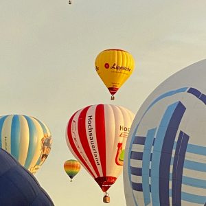 On Air in Warstein - Viel Polyester – das unsichtbare Rückgrat der Leichtigkeit