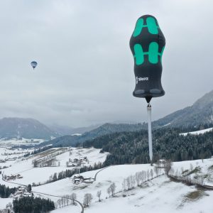 Der Wera Schraubendreher ballon über den Alpen