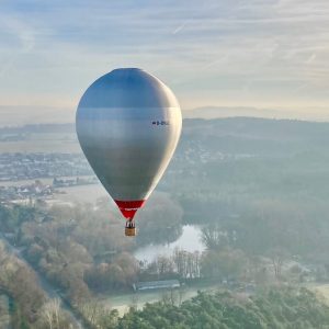 Abheben im Ballon mit Aeroballonsport Ballonfahrten - Schweben bei einer Ballonfahrt über OWL Detmold Lippe
